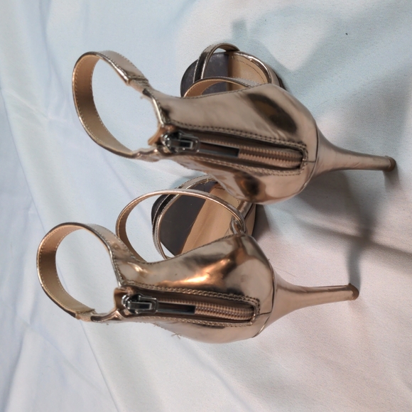 Steve Madden Rose Gold Heels size 7.5M - Picture 3 of 14